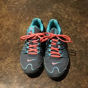 Women’s Nike shocks